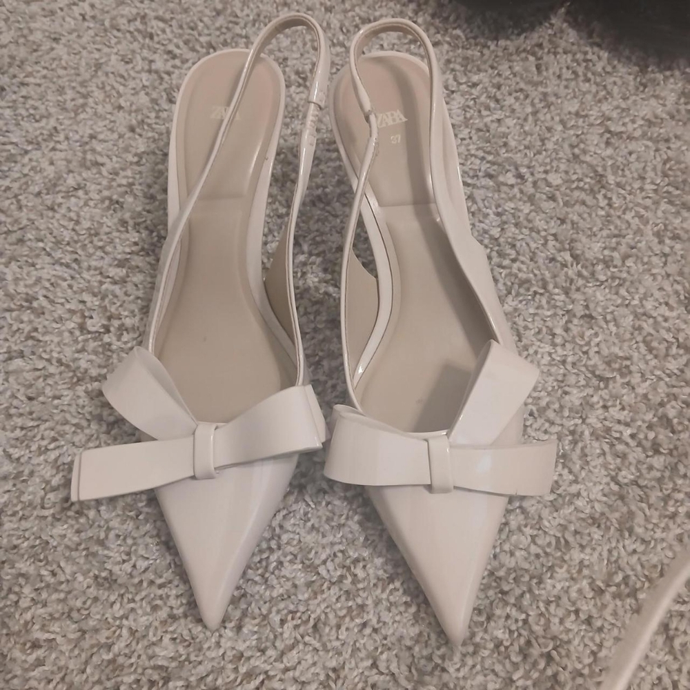 Women’s Pointed Slingback Bow Flats in Light Beige